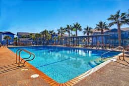 Isle Getaway~Boardwalk to Beach~Community Pool