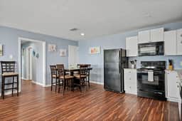 Seabatical- Hot Tub |  Community Pool | Pet Friendly
