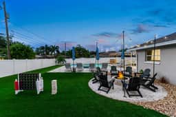 Your Beach Getaway! Putt Putt~Bikes~ Game Room~BBQ