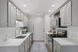 1.5  Miles to Mizzou! ~ Spacious & Updated Home~