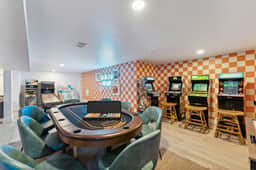Golf Sim~Pickleball~Theater~Sauna~Games~Sleeps 24