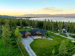The Evergreen | Close to Skiing | Sauna&Spa