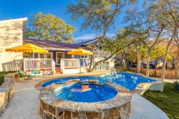 The Sunburst: Sleeps 18! Basketball & Heated Pool - Image 2