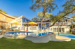 The Sunburst: Sleeps 18! Basketball & Heated Pool - Image 5