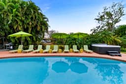 Sleeps 20~Heated Pool~Pickleball~Hot Tub~Fire Pit