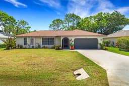 High Tide - 3 Br Sleeps 6 - Private Pool - Games