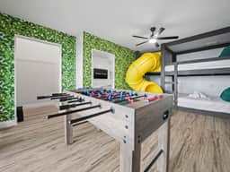 Luxe Lakefront w/ Pool, Pickleball, & Private Dock