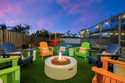 Sleeps 14 • Sport Court • Tiki Bar • Heated Pool