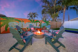 Epic Backyard - Private Pool - Firepit - Putt Putt