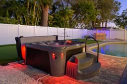 Epic Backyard - Private Pool - Firepit - Putt Putt