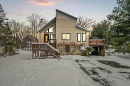 Poconos Retreat: Theater, Hot Tub, Sauna, Games