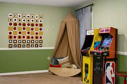 Sleeps 10 • Sauna • Hot Tub • Arcade + Firepit
