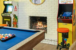 Backyard Paradise • Sleeps 14 • Arcade Games • Spa
