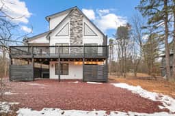 Moon Mtn Manor •  Sleeps 16 •  Games •  Hot Tub