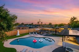 Sleeps 16 | Heated Pool + Arcade + Backyard Resort