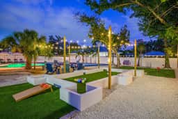Sleeps 10 | Pickleball | Pool | Tiki Bar | Games
