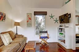 Cozy Private Cottage~Pet Friendly~Prime Location