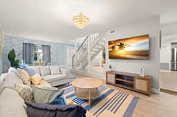 Hot Tub ~ Sportscourt ~ Game Room ~ 5 min to Beach!