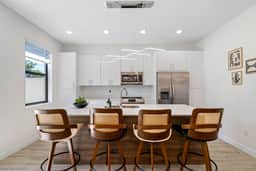 Close to DT Tampa~Newly Designed Town Home