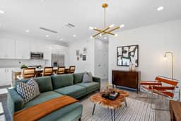 Close to DT Tampa~Newly Designed Town Home