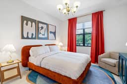 Close to DT Tampa~Newly Designed Town Home