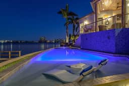 Luxury Waterfront 4Br Private Heated Pool Hot Tub
