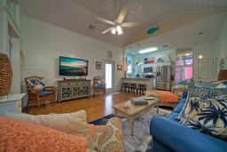 Sparkle Fish~Private Breezeway~Resort Pool