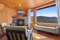 Camp Wildgrove: Hot Tub, Sauna, Mtn Views