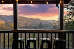 Camp Wildgrove: Hot Tub, Sauna, Mtn Views