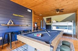 Camp Wildgrove: Hot Tub, Sauna, Mtn Views