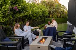 Luxury 5BR - Pool, Game Room, Mini Golf, Fire Pit