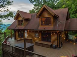 Old Oak Lodge: Mtn Getaway, Views, Hot Tub - Image 5