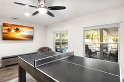 10 Mins to Beach-Heated Pool~Ping Pong+Pool Table