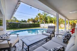 10 Mins to Beach-Heated Pool~Ping Pong+Pool Table