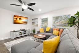 10 Mins to Beach-Heated Pool~Ping Pong+Pool Table