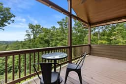 Valley Retreat! Sleeps 10 ~ Hot Tub ~ Fire Pit