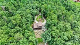 Valley Retreat! Sleeps 10 ~ Hot Tub ~ Fire Pit
