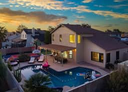 Peoria Paradise: Basketball | Heated Pool | Games