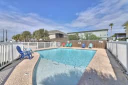 Blue Wave~Community Pool~Family Friendly~Sleeps 10