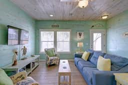 Blue Wave~Community Pool~Family Friendly~Sleeps 10
