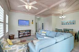 Piggy's Perch- 2 Balconies | Direct Pool Access