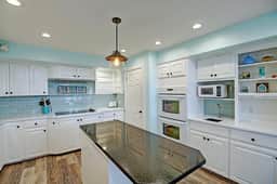La Playa Paradise- Beach Access | Large Island home | Pool Table