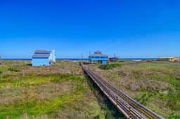 La Playa Paradise- Beach Access | Large Island home | Pool Table