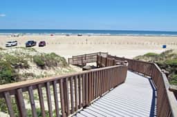 Island Oasis- Beach Access | Pools! | Volleyball!