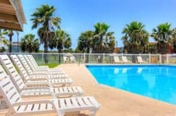 Island Oasis- Beach Access | Pools! | Volleyball!