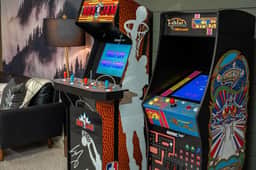 Mtn Retreat! Movie Theater~Arcade~Hot Tub~Slps 10