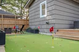 Memphis Soul Retreat Putting Green & Games