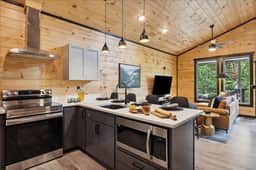 Elevated Smoky Mountain Escape: Hot Tub & Views