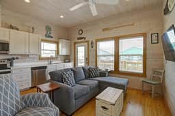 Sweet Home La Cabana~Patio & BBQ ~Community Pool