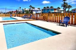 Sweet Home La Cabana~Patio & BBQ ~Community Pool